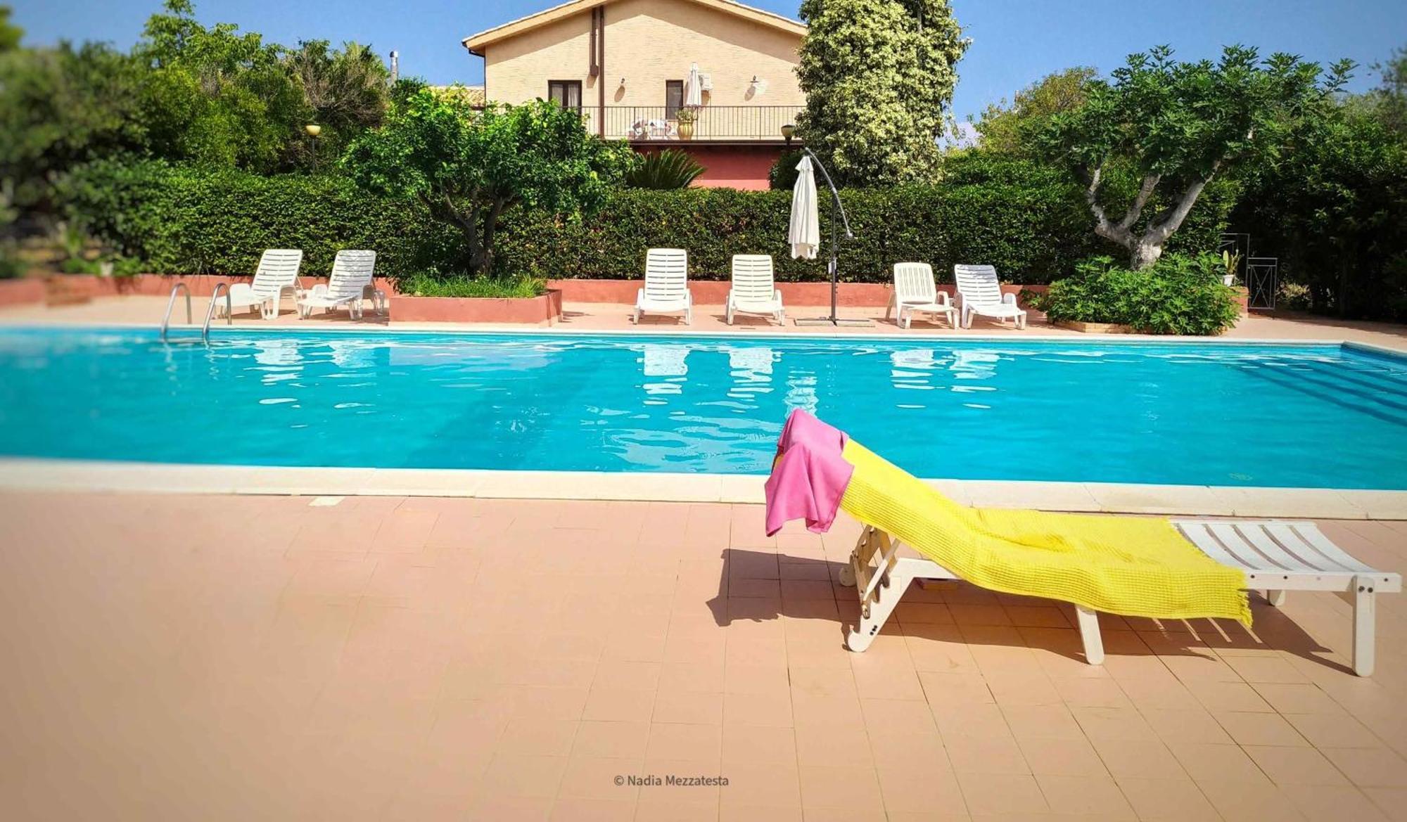 Il Casale Il Sole E La Margherita Кампофеличе-ди-Роччелла Экстерьер фото